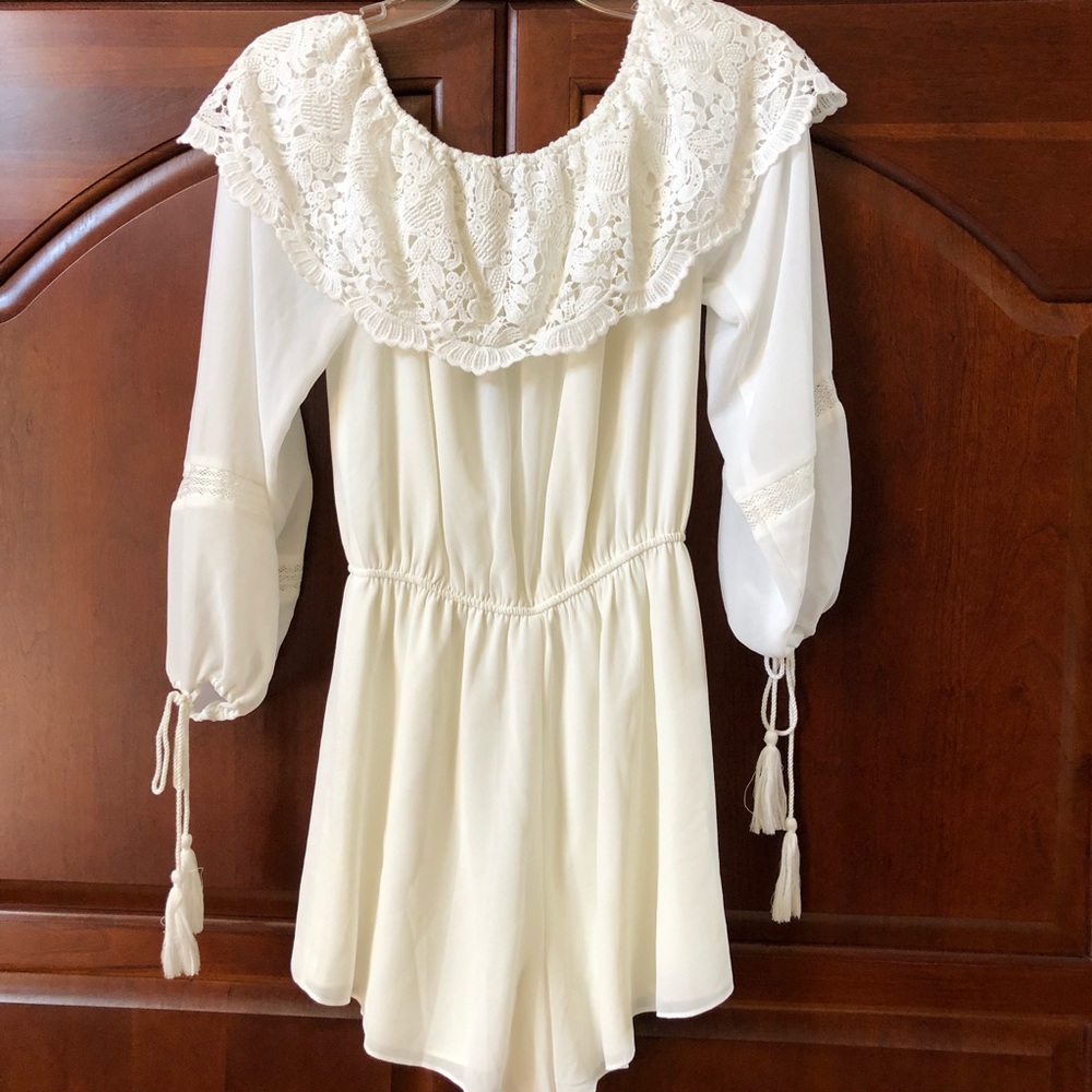 White Nasty Gal Romper. Size Small. - Picture 5 of 8